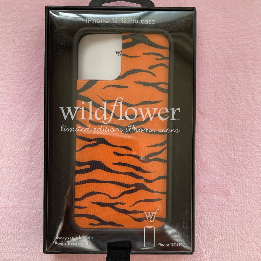 Tiger print wildflower case.